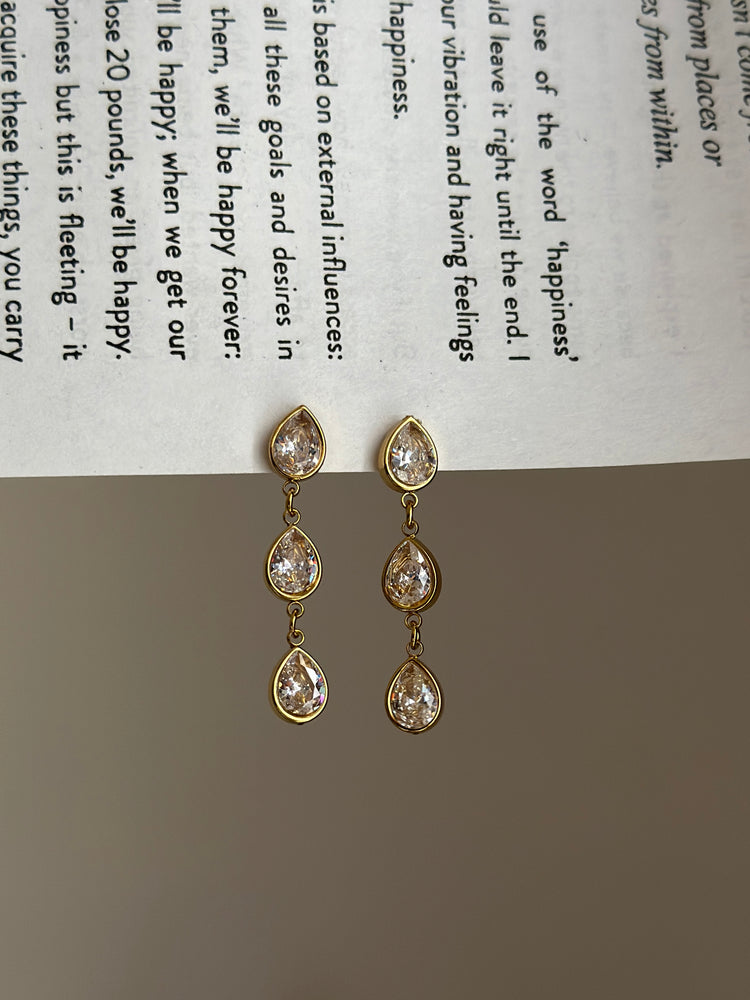 DIAMOND-GLAM-EARRINGS
