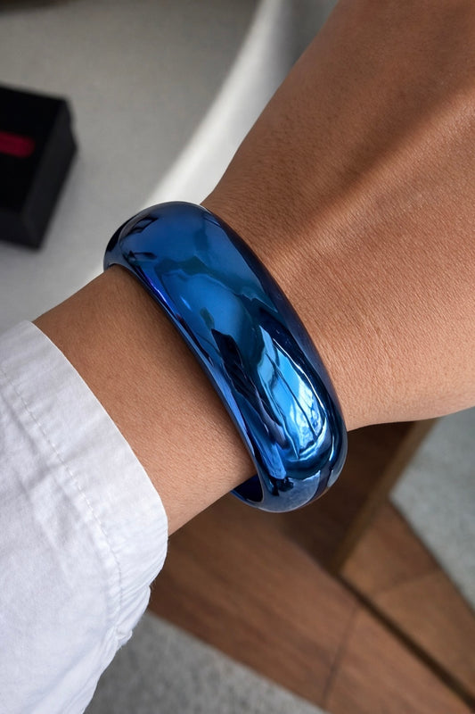 RETRO BANGLE