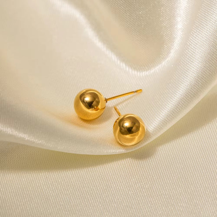LISA BALL STUDS