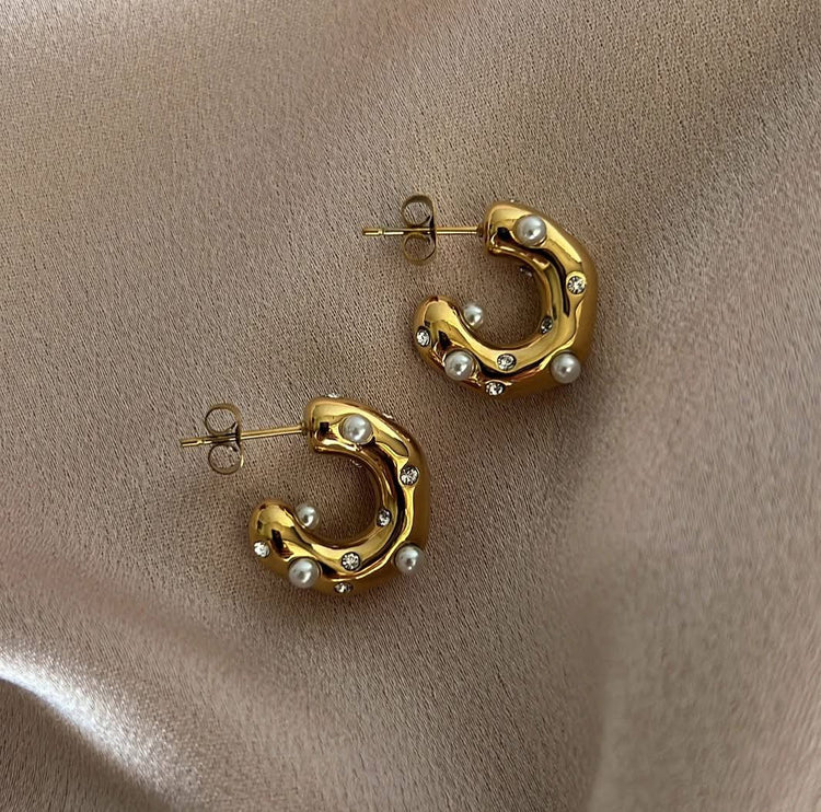 NATALI-PEARL-CRYSTAL-HOOPS