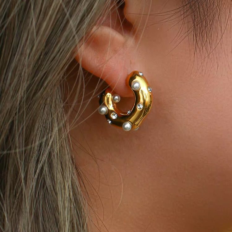 NATALI-PEARL-CRYSTAL-HOOPS