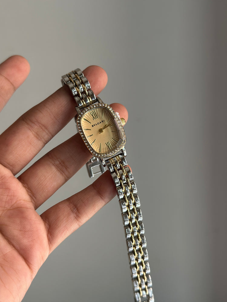 ELARA EMPRESS VINTAGE WATCH( GOLD)