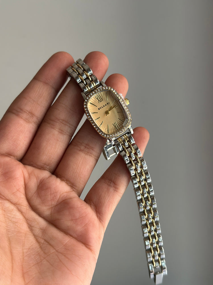ELARA EMPRESS VINTAGE WATCH( GOLD)