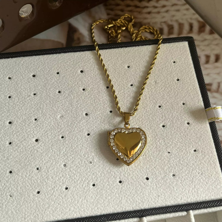 OPEN-HEART-NECKLACE