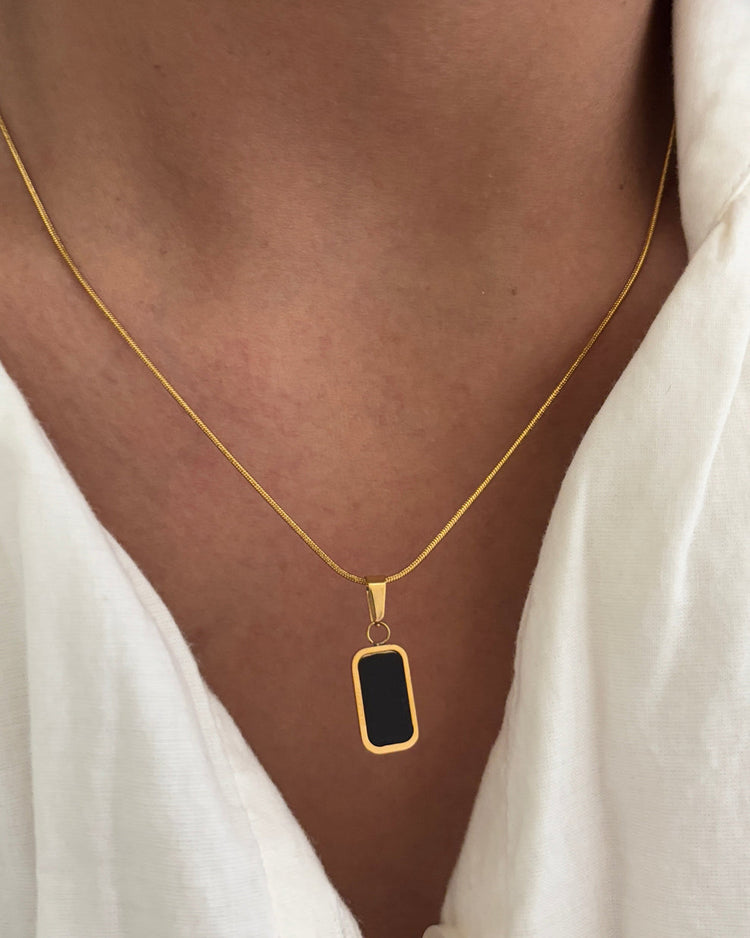 BAR NECKLACE