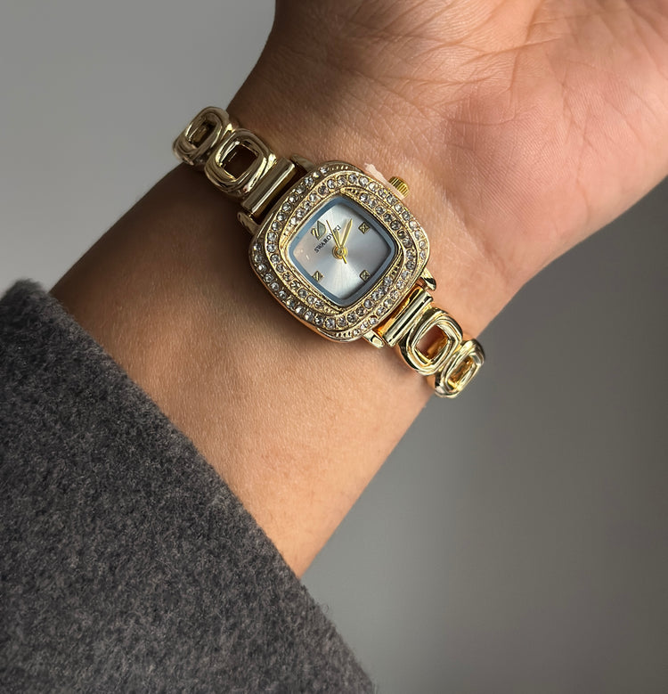 GARNET GRACE VINTAGE WATCH