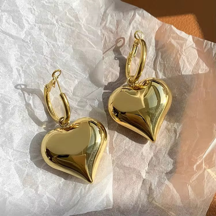 GOLDEN-HEART-EARRINGS