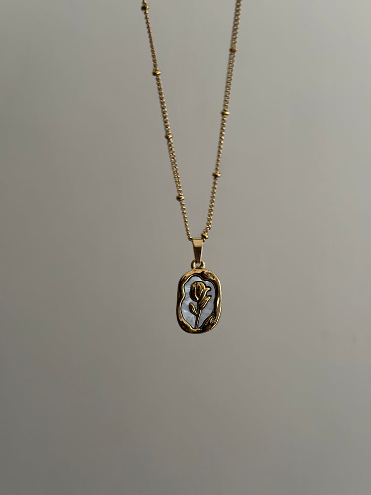 Mother-of-pearl-necklace