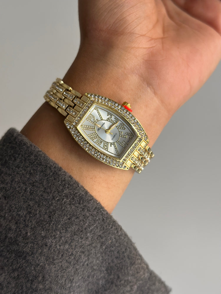 RICH GIRL VINTAGE WATCH