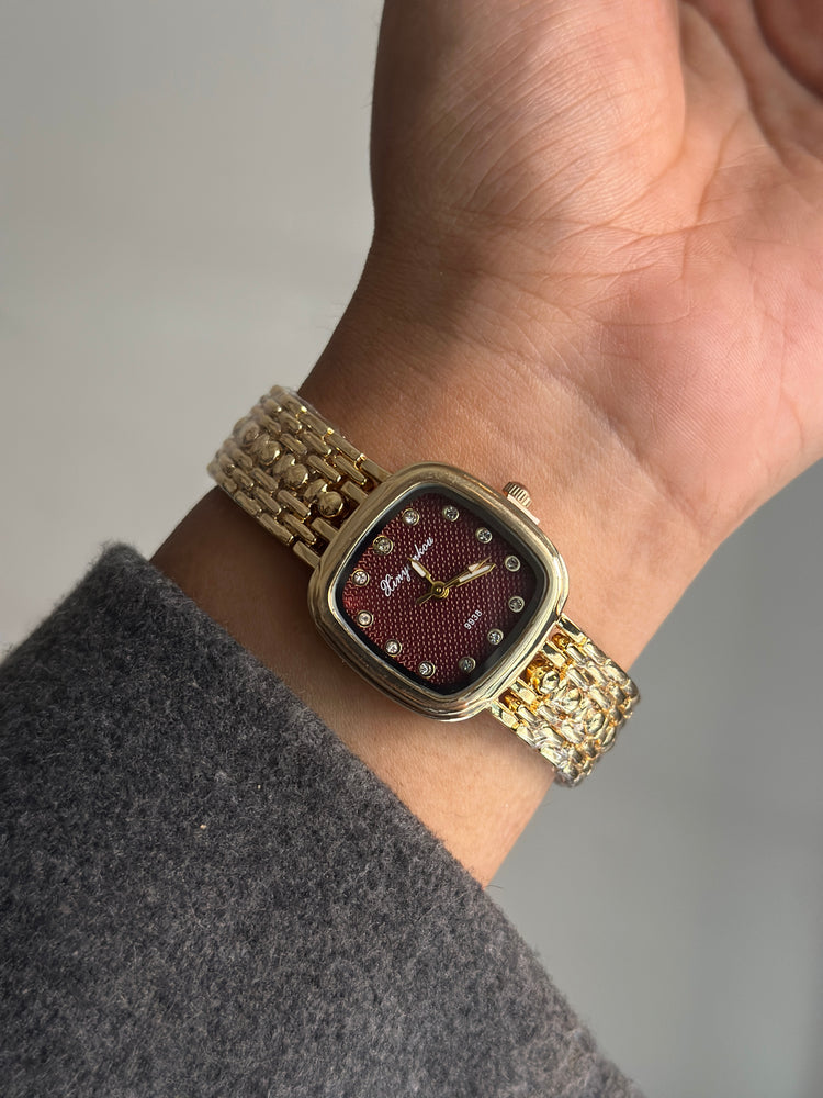 BURGUNDY BELLE VINTAGE WATCH