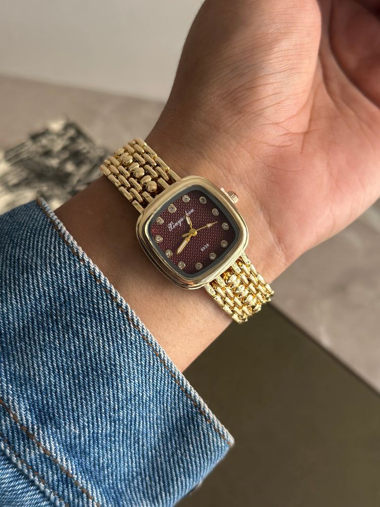 BURGUNDY BELLE VINTAGE WATCH
