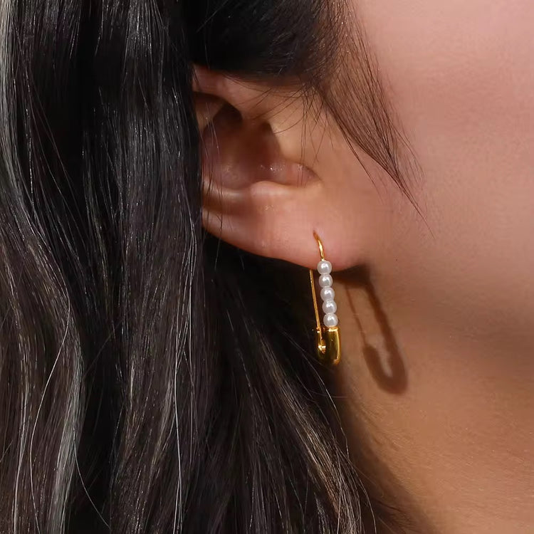 SAFETY-PIN-EARRINGS