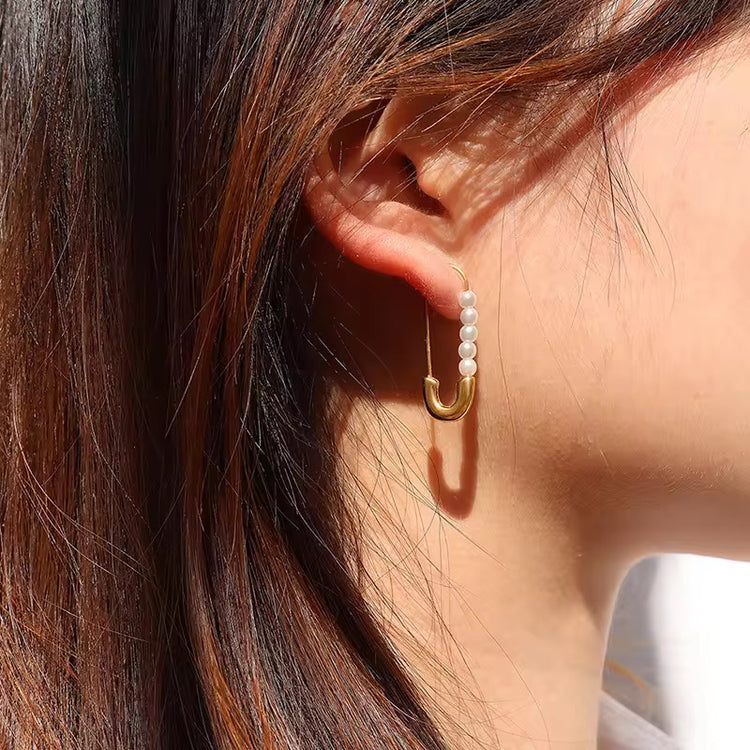 SAFETY-PIN-EARRINGS