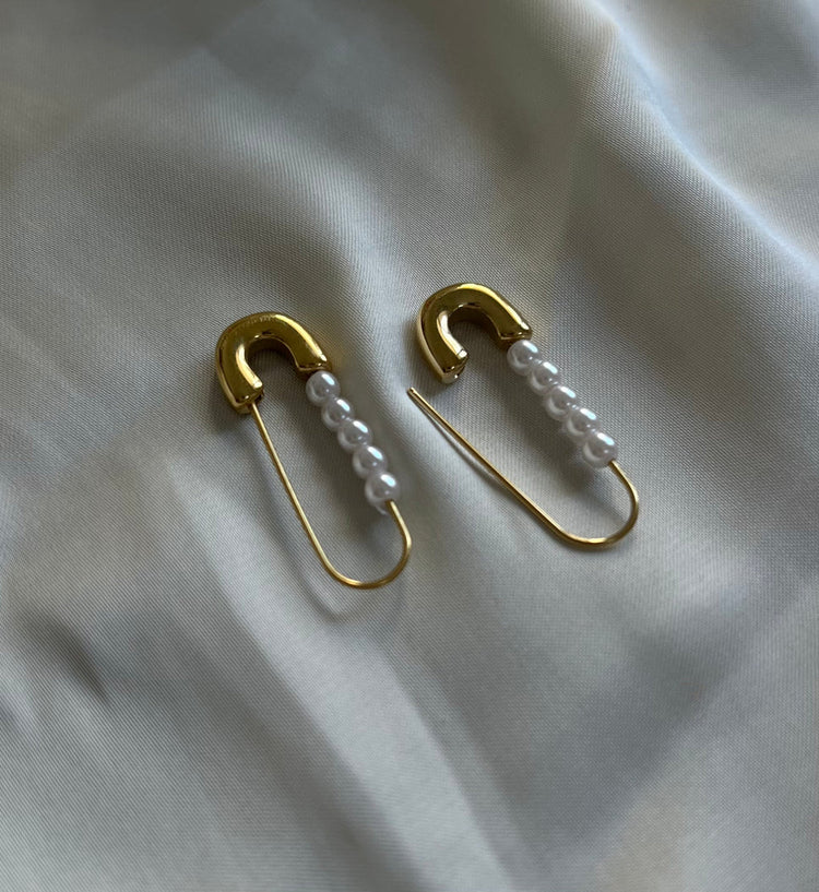 SAFETY-PIN-EARRINGS
