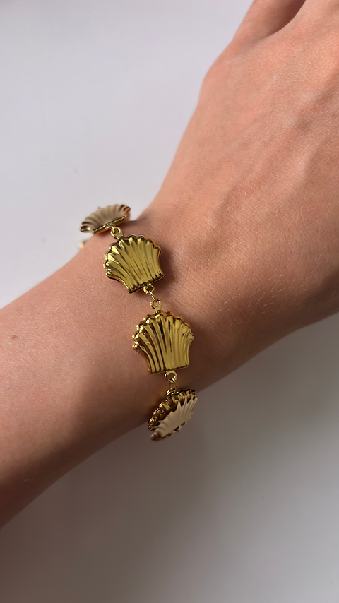 OCEAN-SHELL-CHAIN-BRACELET