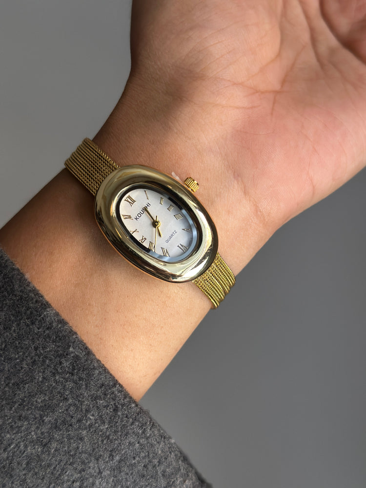 SNOWWHITE VINTAGE WATCH
