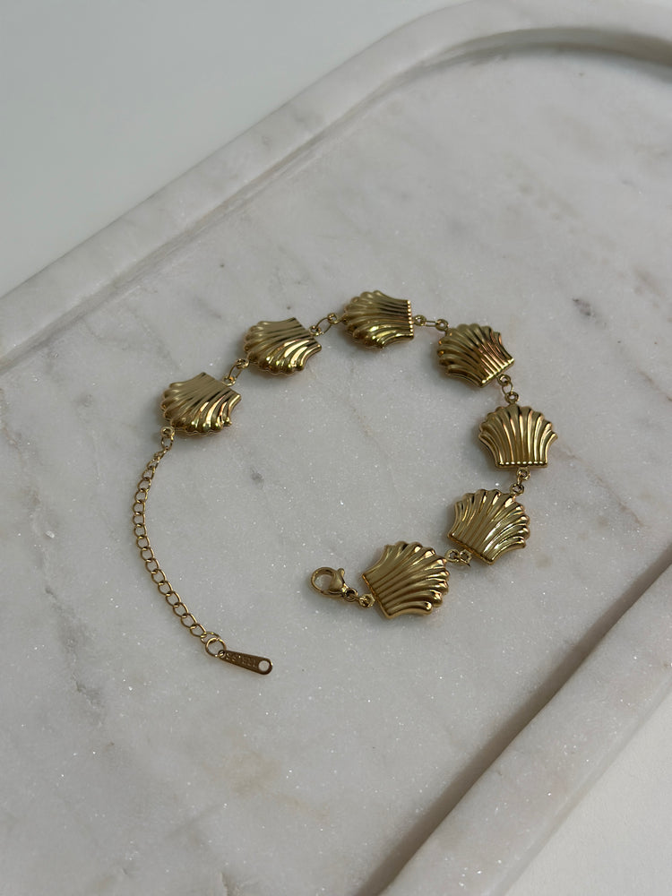 OCEAN-SHELL-CHAIN-BRACELET