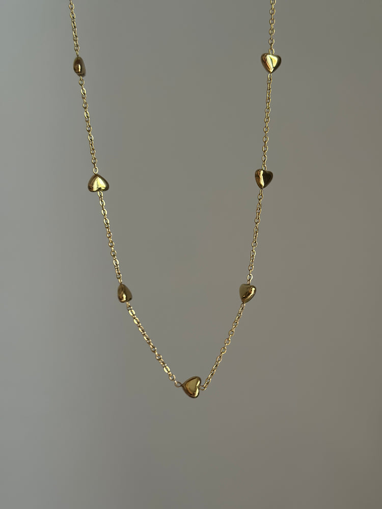 Heart-line-glow- necklace