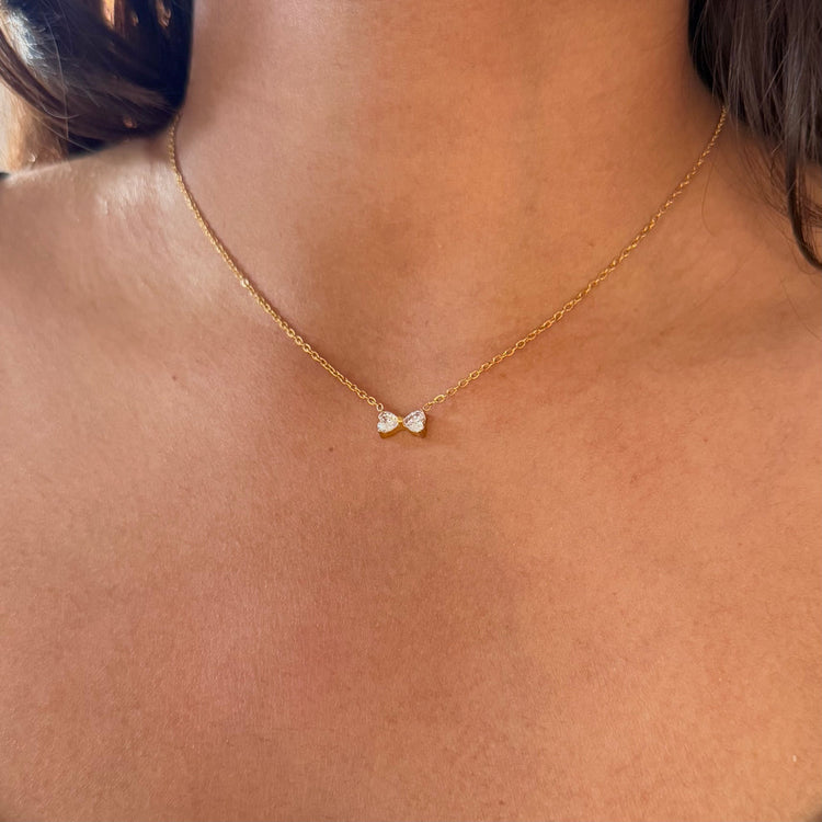CRYSTAL-BOW-NECKLACE