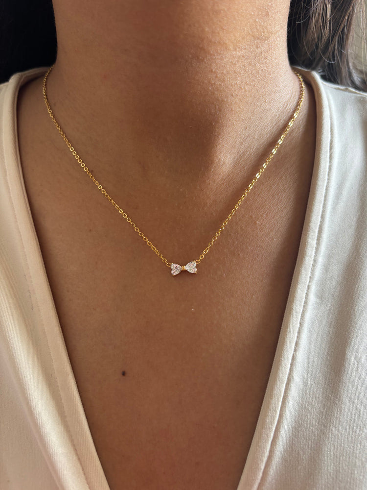 CRYSTAL-BOW-NECKLACE