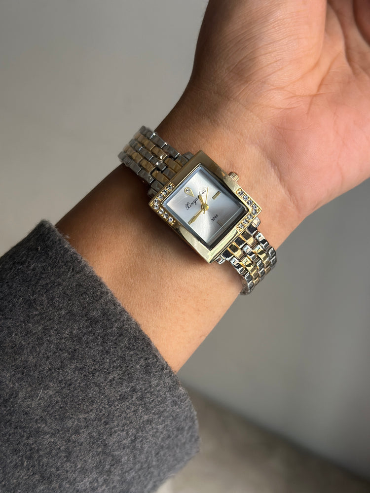INAYA-PEARL-GLOW-VINTAGE-WATCH