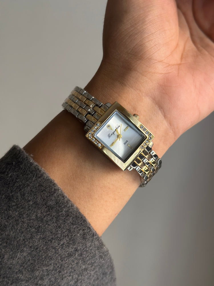 INAYA-PEARL-GLOW-VINTAGE-WATCH