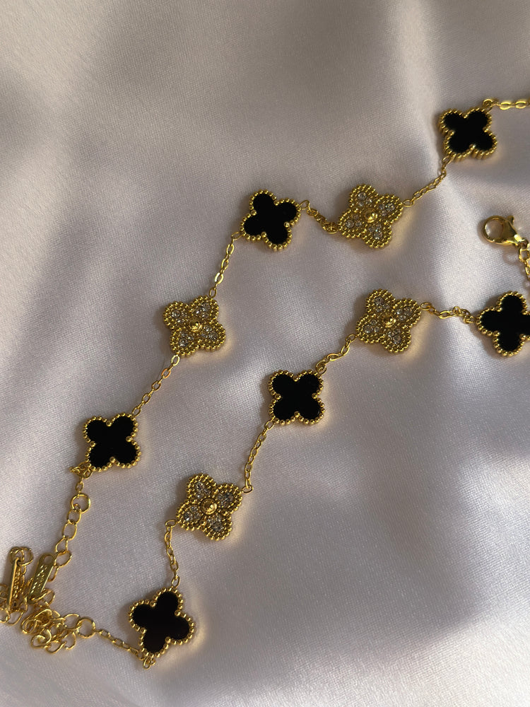 Black-Diamond-Clover- Bracelet(Best -Selling)