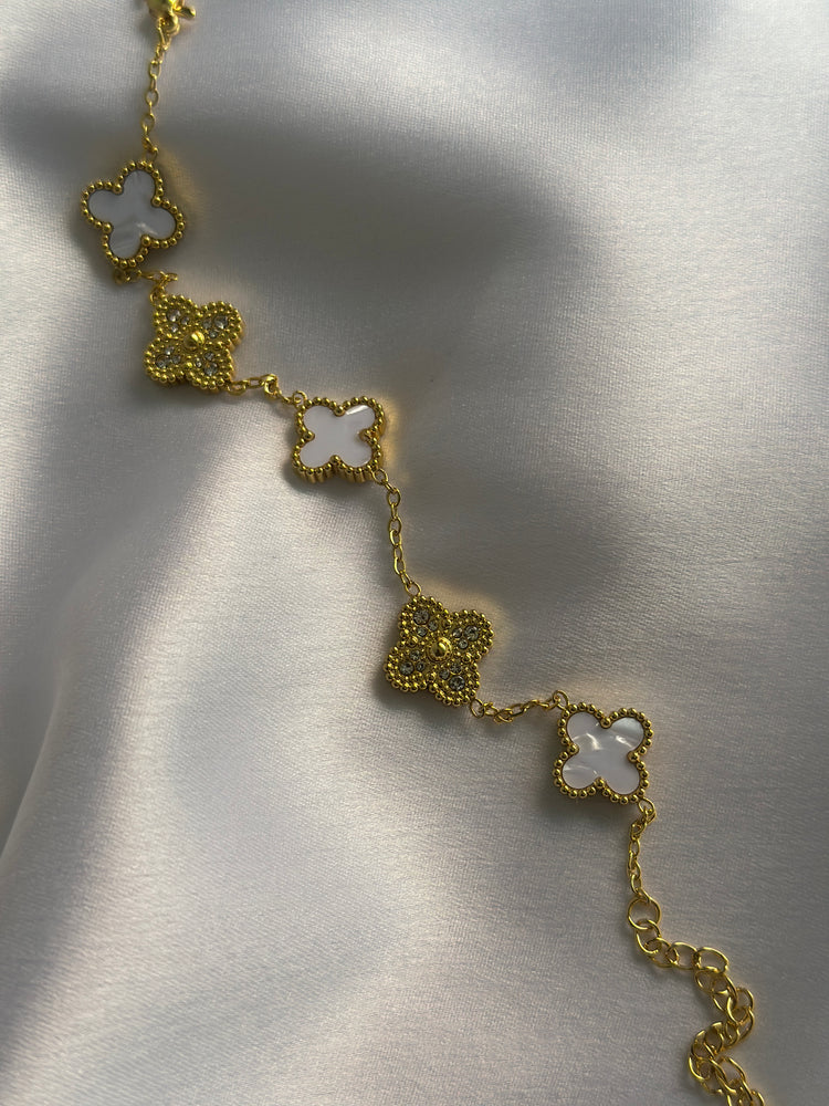 White-Clover-Diamond-Studded-Bracelet( Best-selling)