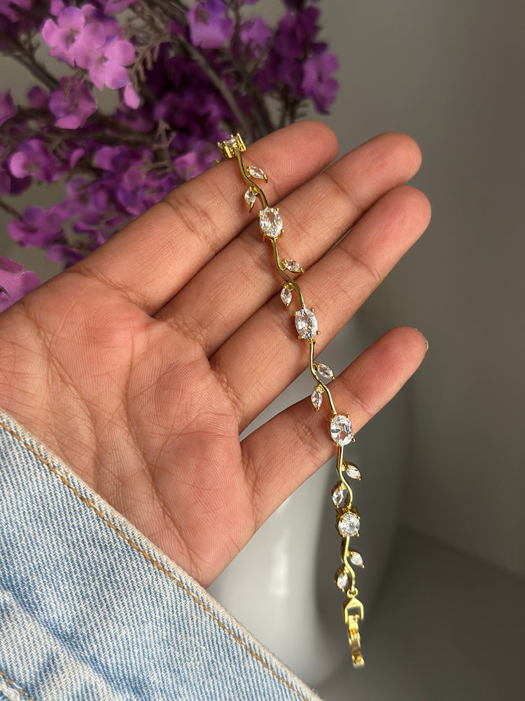 AMMY-Viral-Coconut-TULIP-BRACELET ( Gold)