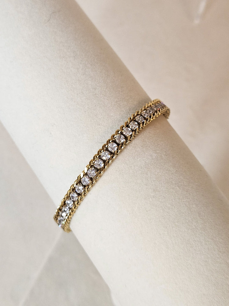 LATIKA-CHAIN-BRACELET