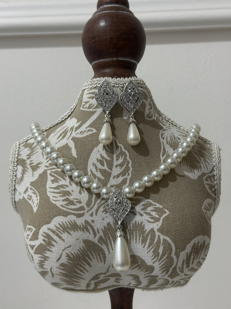 LILA-PEARL-NECKLACE