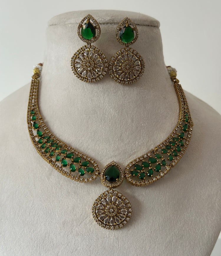 ANAMIKA-NECKLACE