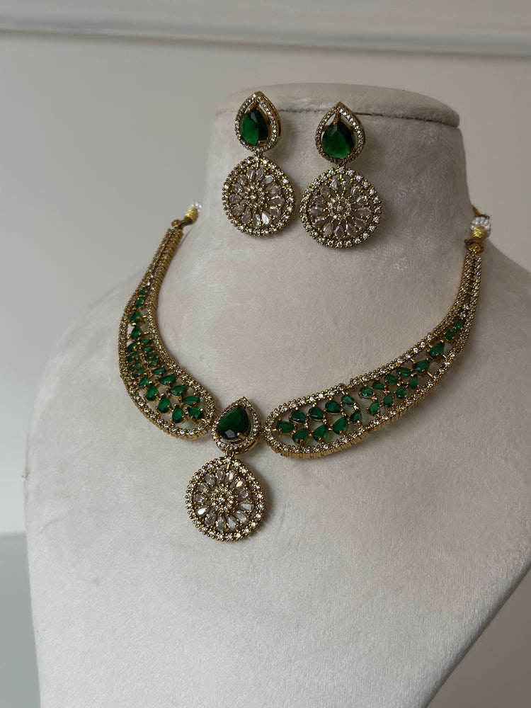 ANAMIKA-NECKLACE
