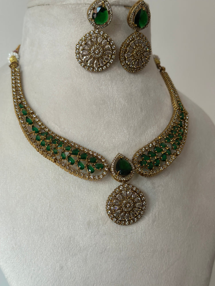ANAMIKA-NECKLACE