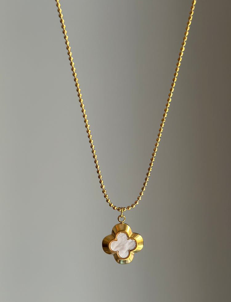 WHITE-CLOVER-NECKLACE
