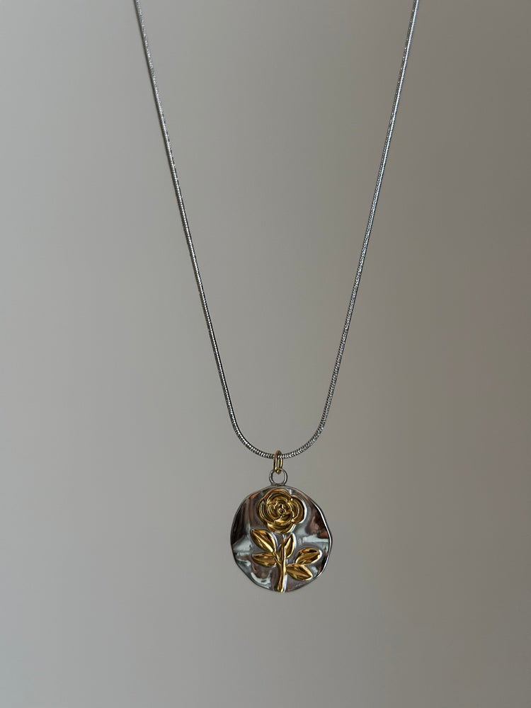 ROSE-DUAL-TONE-NECKLACE