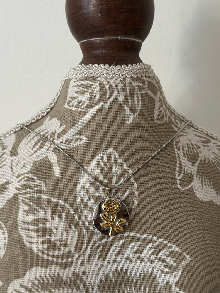 ROSE-DUAL-TONE-NECKLACE