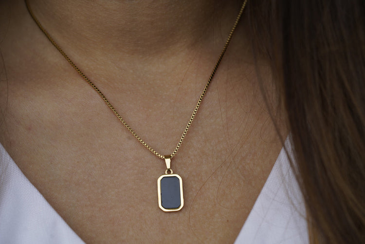 BAR NECKLACE