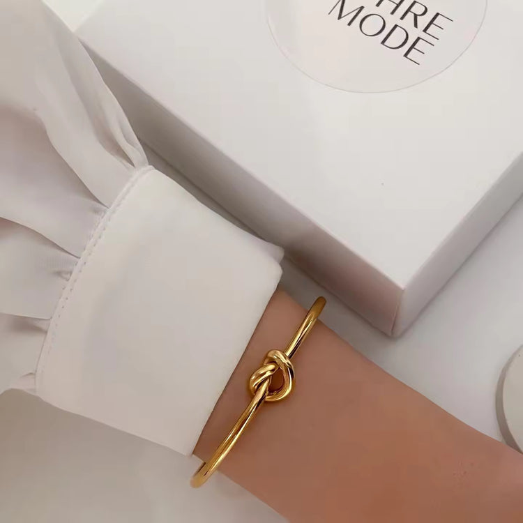 KNOT-CUFF