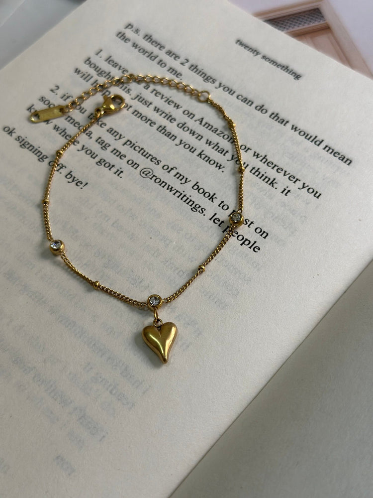 MARWA HEART CHAIN BRACELET