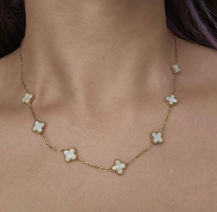 WHITE CLOVER NECKLACE