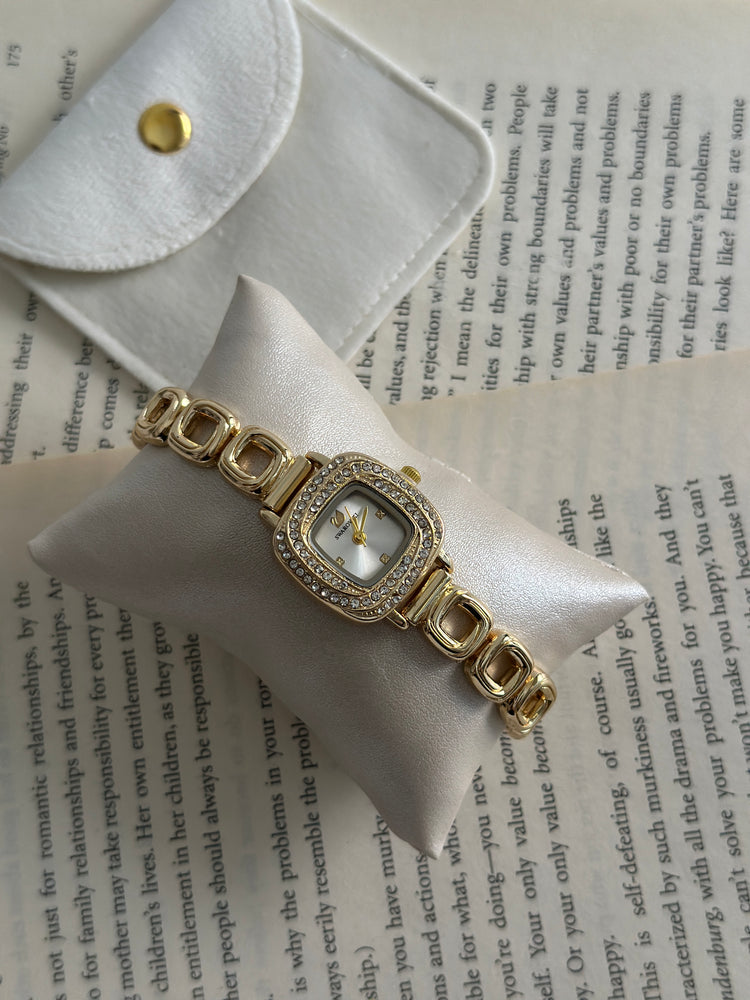 GARNET GRACE VINTAGE WATCH