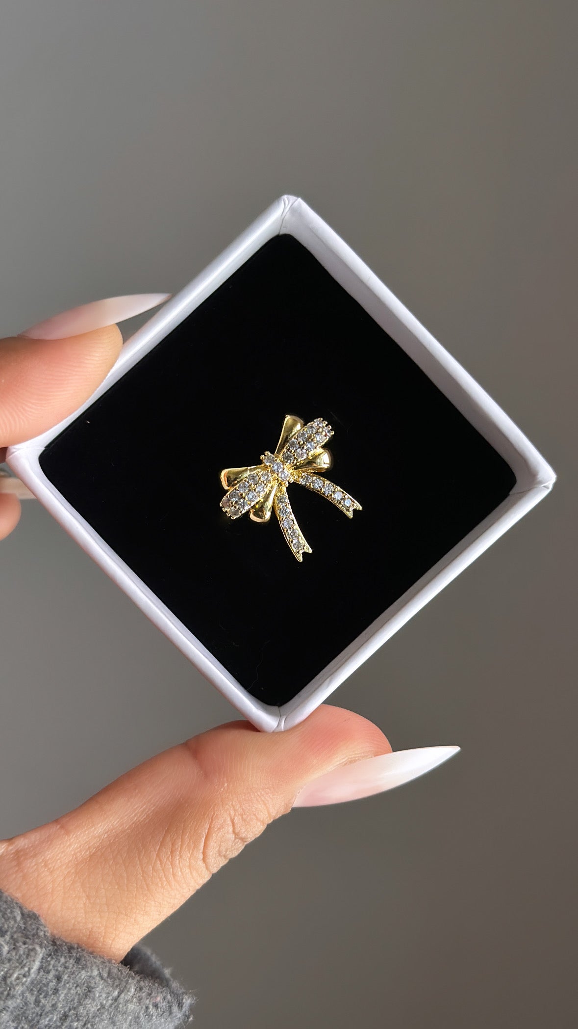 BOW CRYSTAL SAGA ADJUSTABLE RING