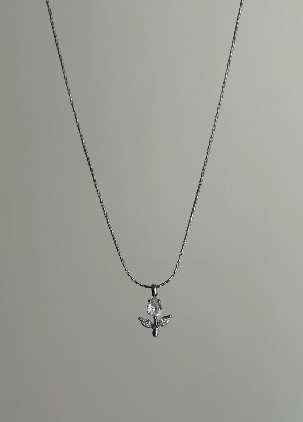 TULIP MINIMAL NECKLACE ( SILVER)