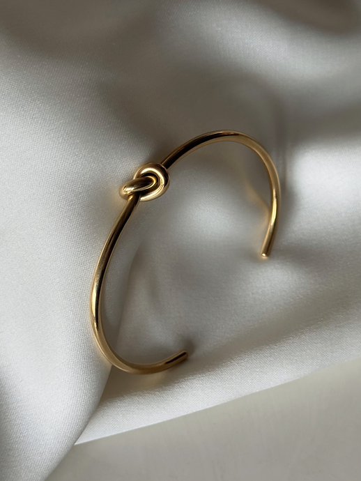 KNOT-CUFF