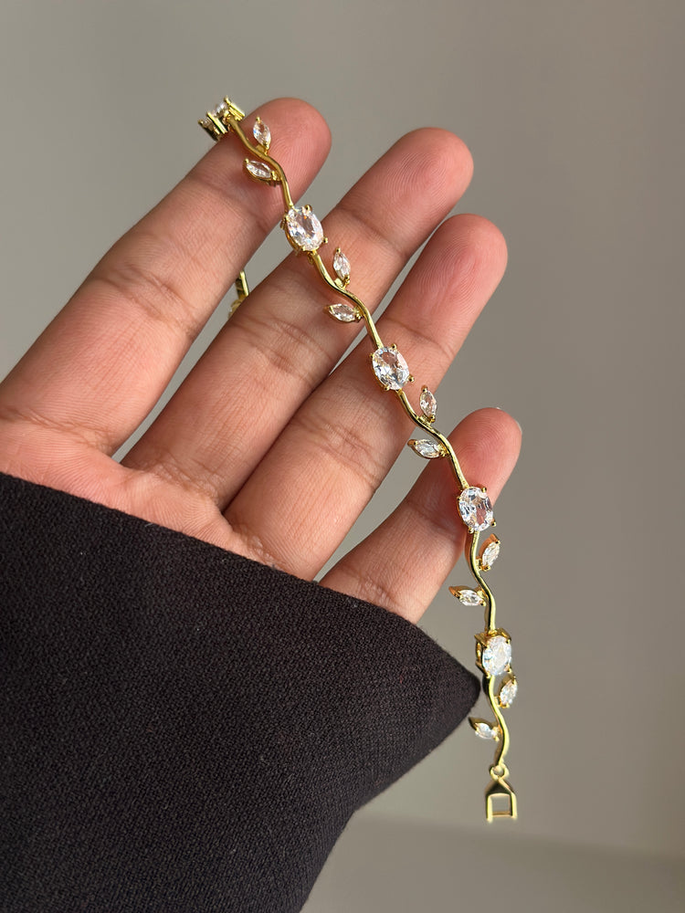 AMMY-Viral-Coconut-TULIP-BRACELET ( Gold)