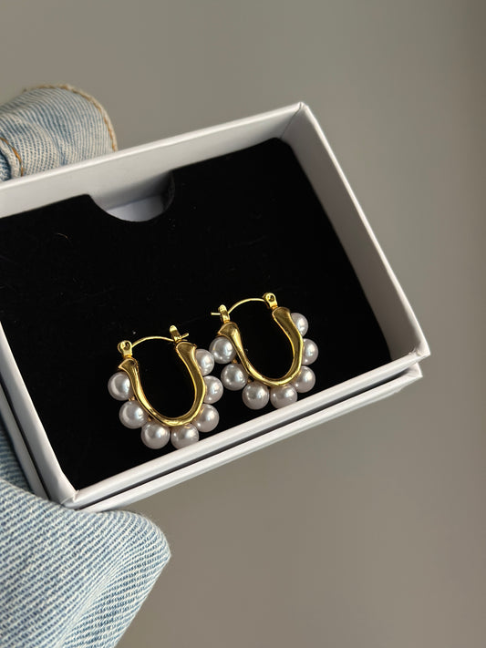 PEARL-ROUND-HOOPS