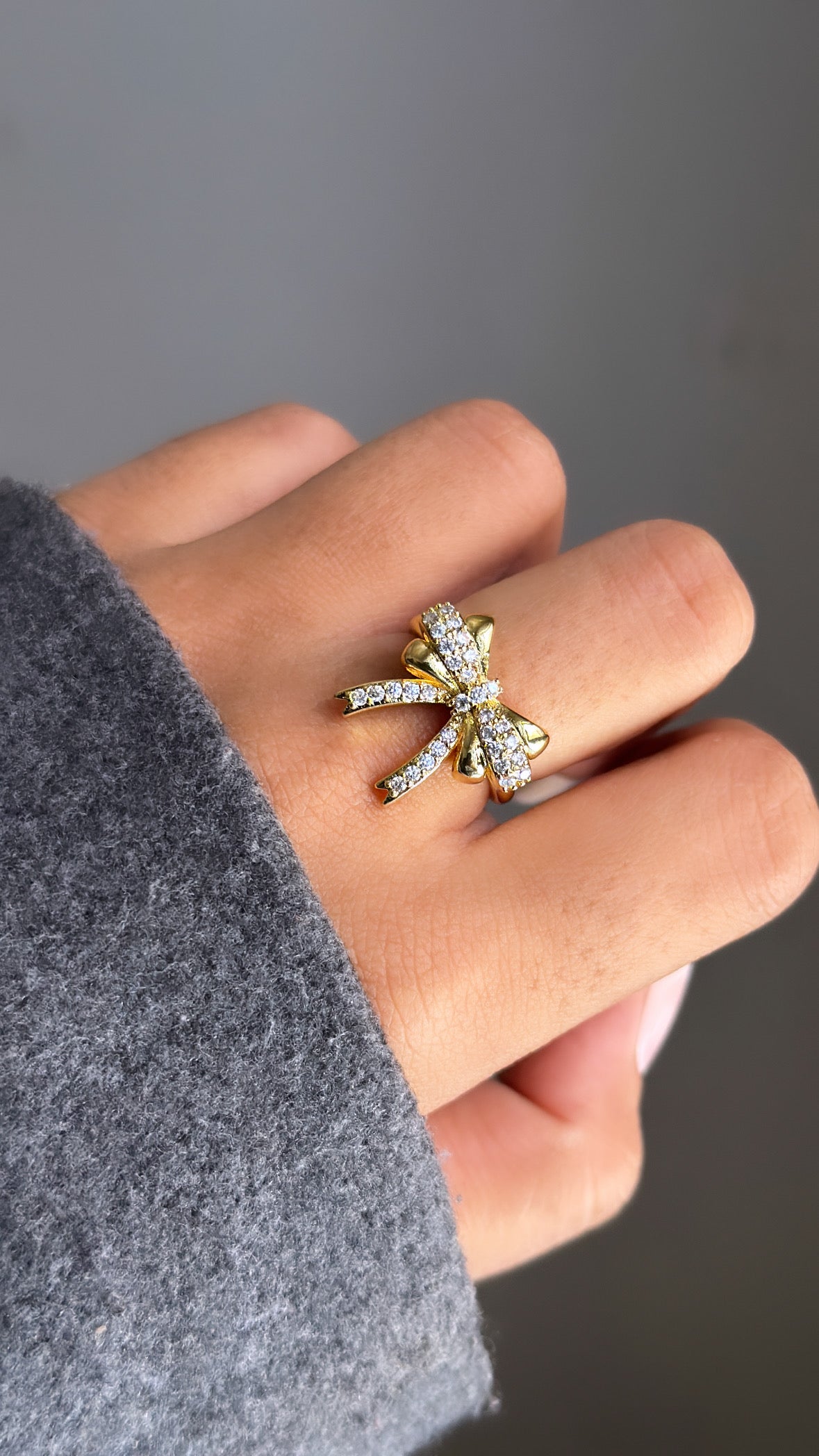 BOW CRYSTAL SAGA ADJUSTABLE RING