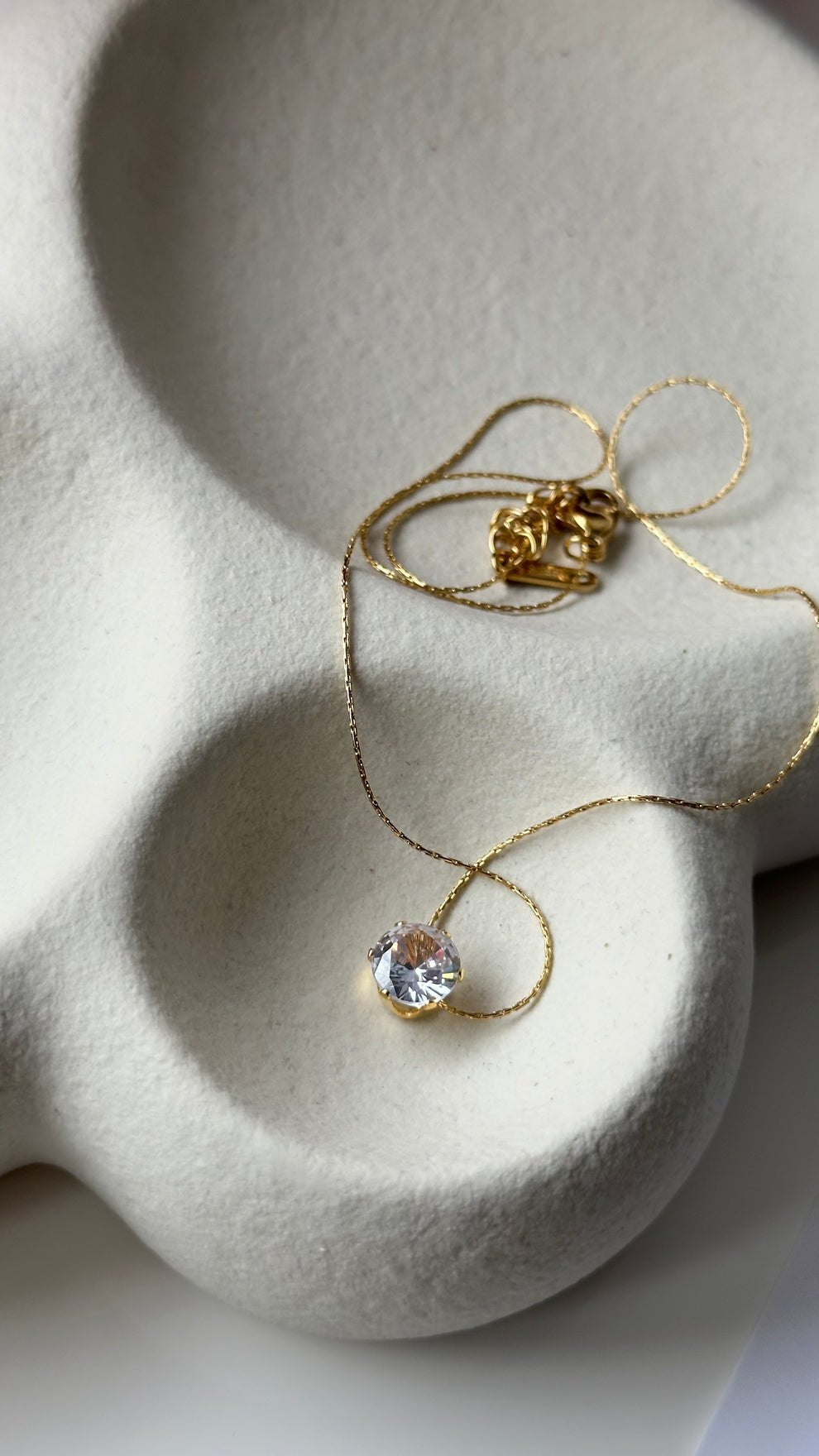 CRYSTAL PENDANT
