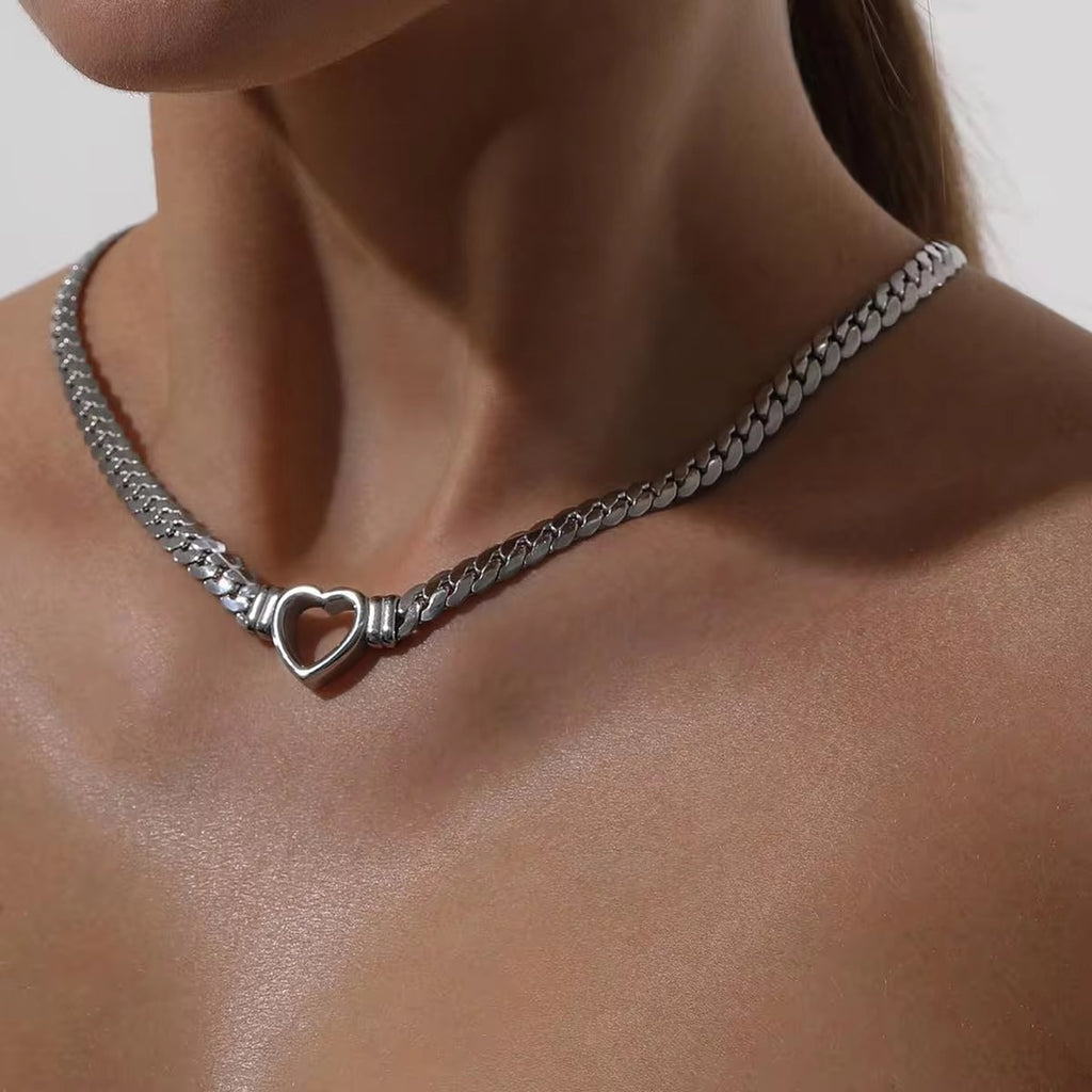 BEYONCÉ-NECKLACE